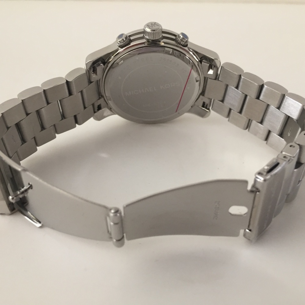 Michael Kors Classic Stainless Runway Chronograph Watch/MK5304/NEW IN BOX!!! - Picture 5 of 9